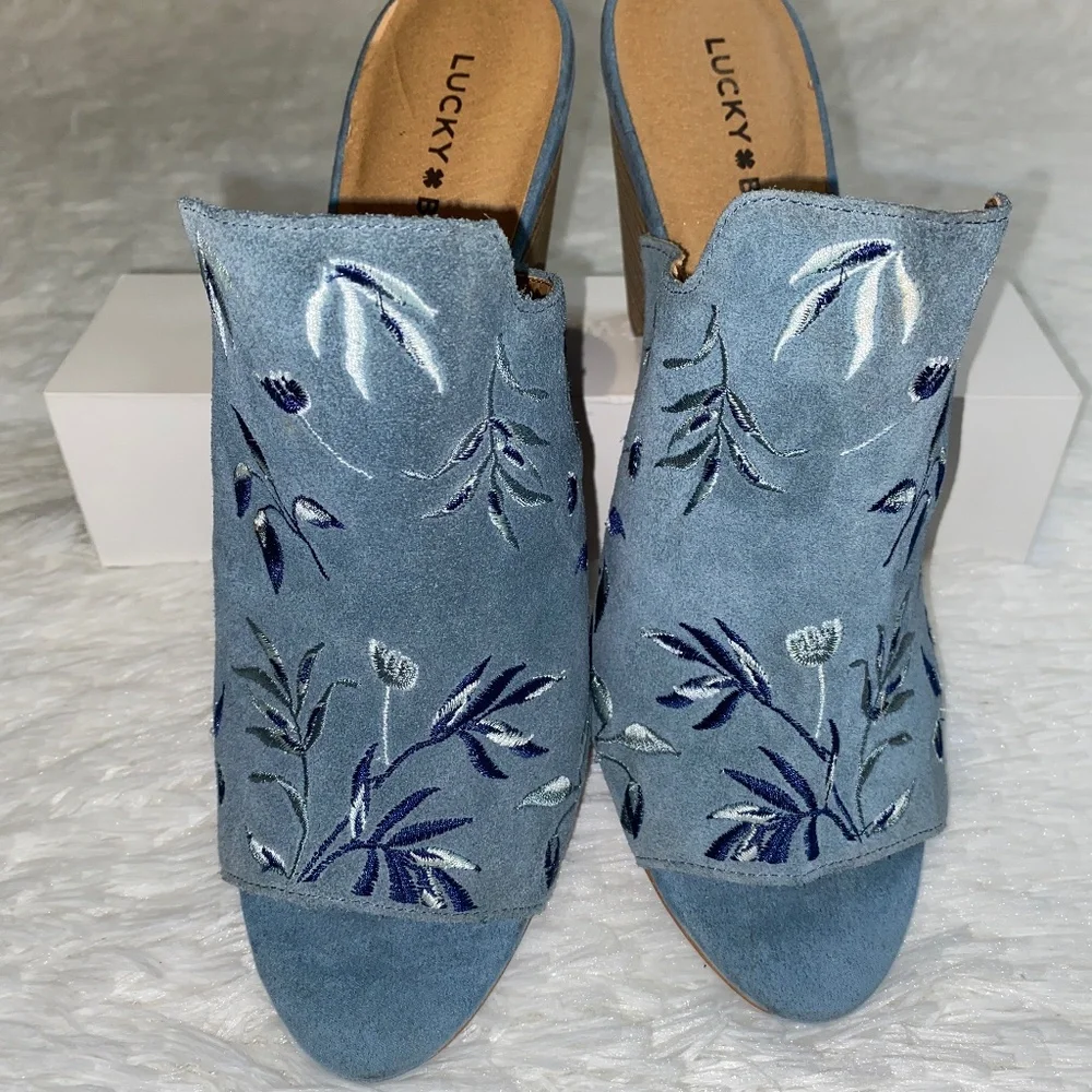 Lucky Brand Chambray Suede embroidered Mules In Excellent Condition 10 - Picture 3 of 6